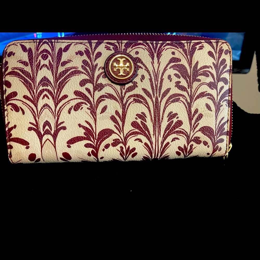 Tory Burch wallet